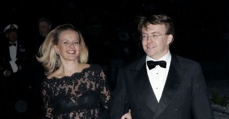 Aby ją poślubić, zrzekł się praw do tronu. Ich szczęście przerwał tragiczny wypadek
