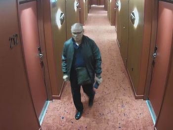 Warszawa: Jeśli go poznajesz, powiadom policję. Ukradł pieniądze i dokumenty gościom hotelowym