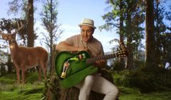 „W swoim tempie” nową platformą komunikacyjną piwa Łomża. W reklamie Adam Woronowicz