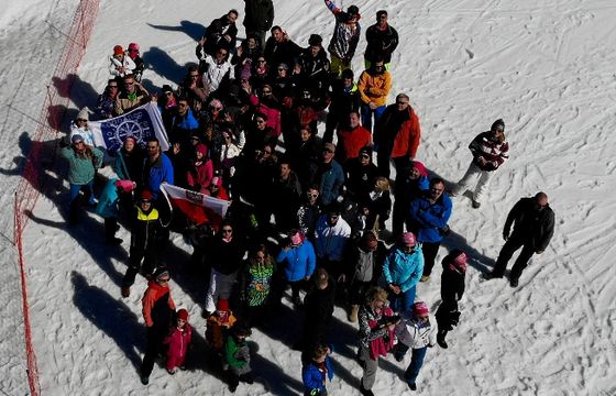 50 dziennikarzy jest w Hiszpanii na sponsorowanym wyjeździe. „Nie było przeciwwskazań, poddamy się rygorom sanitarnym”