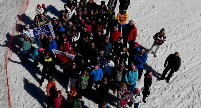 50 dziennikarzy jest w Hiszpanii na sponsorowanym wyjeździe. „Nie było przeciwwskazań, poddamy się rygorom sanitarnym”