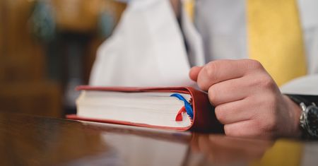 Skandal w szkole w Gorlicach. Tak ksiądz miał straszyć dzieci