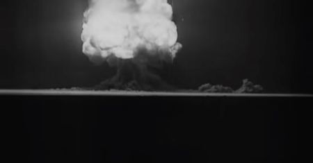 Aparaty mogą przetrwać wybuch atomowy. Obalamy teorię spiskową