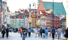 Warszawa szuka agencji do kampanii reklamowych w social mediach. Umowa na prawie dwa lata