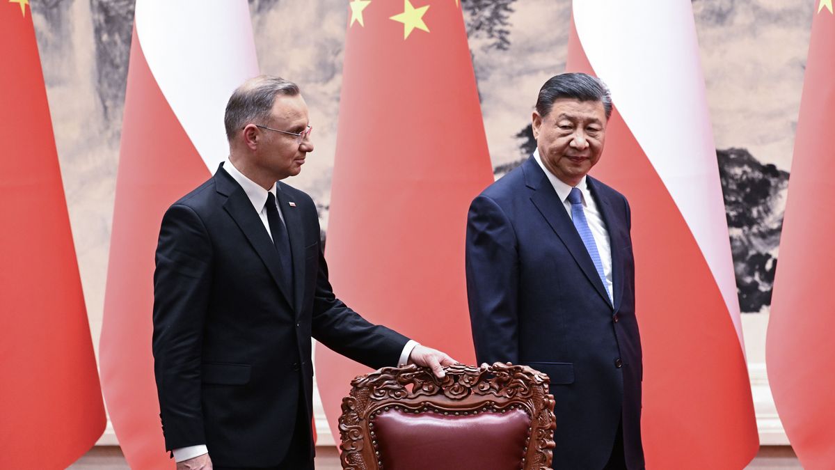 China´s President Xi Jinping (R) and Poland's President Andrzej Duda attend a signing ceremony at the Great Hall of the People in Beijing, China, 24 June 2024. President Duda, who began his official visit to China on 22 June, will also address economic forums in Dalian and Shanghai. EPA/PEDRO PARDO / POOL Dostawca: PAP/EPA.
