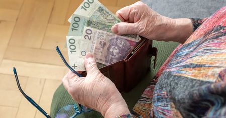 ZUS wprowadza zmiany dla emerytów i rencistów. Niższe limity dorabiania