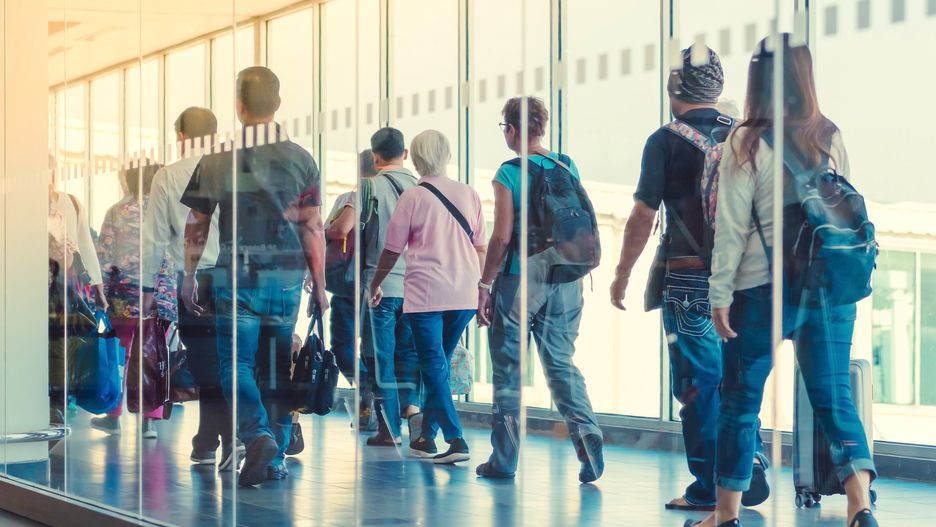 Do samolotu lepiej nie zakładać obcisłych ubrań