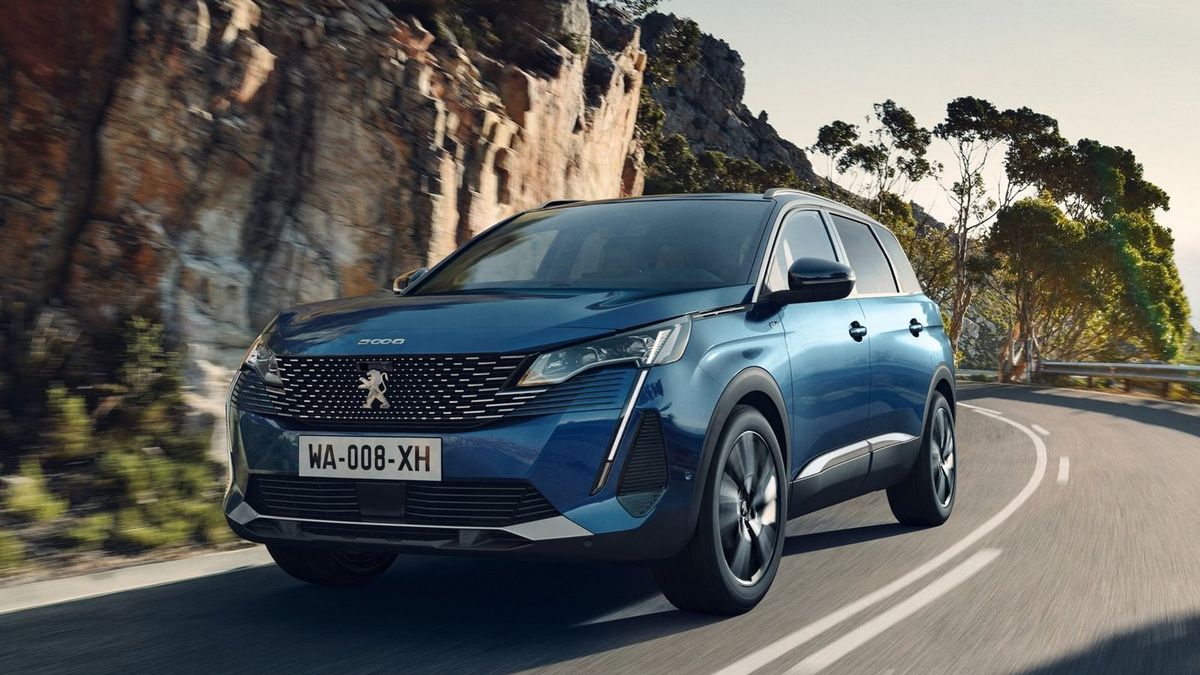 Peugeot 5008 zyskał nowy wygląd i kilka elementów wyposażenia.