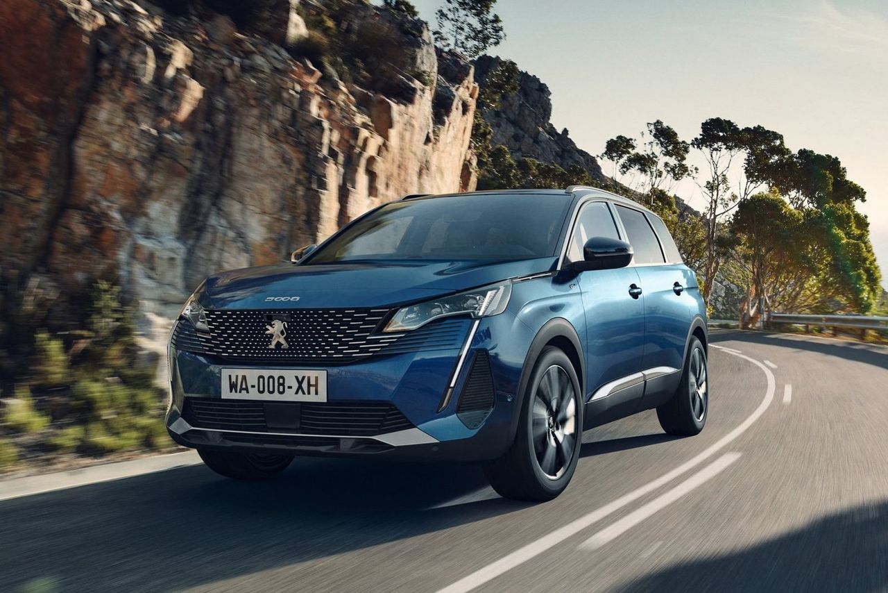 Peugeot 5008 też odświeżony. Zmieniono w nim to samo, co u mniejszego brata