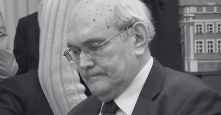 Auto wjechało w ogrodzenie. Tragedia. Wiadomo, kto prowadził