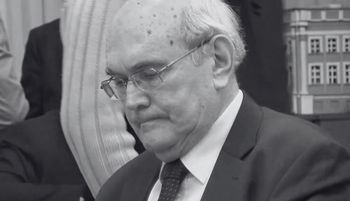 Auto wjechało w ogrodzenie. Tragedia. Wiadomo, kto prowadził