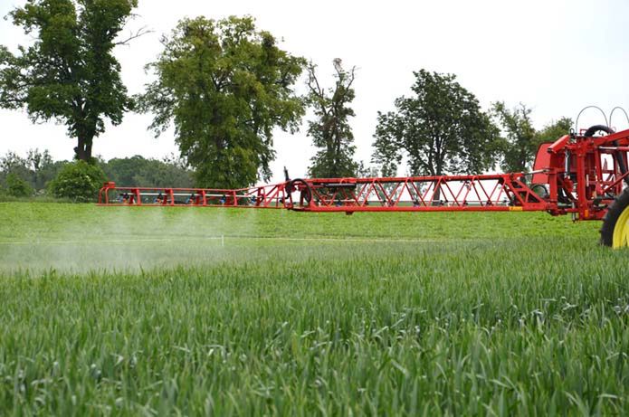 Ewidencja zabiegów ochrony roślin: Rząd daje rolnikom dodatkowy rok