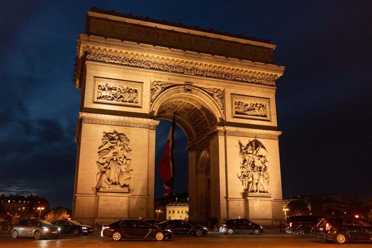 Łuk Triumfalny w Paryżu. Zdjęcie ilustracyjne