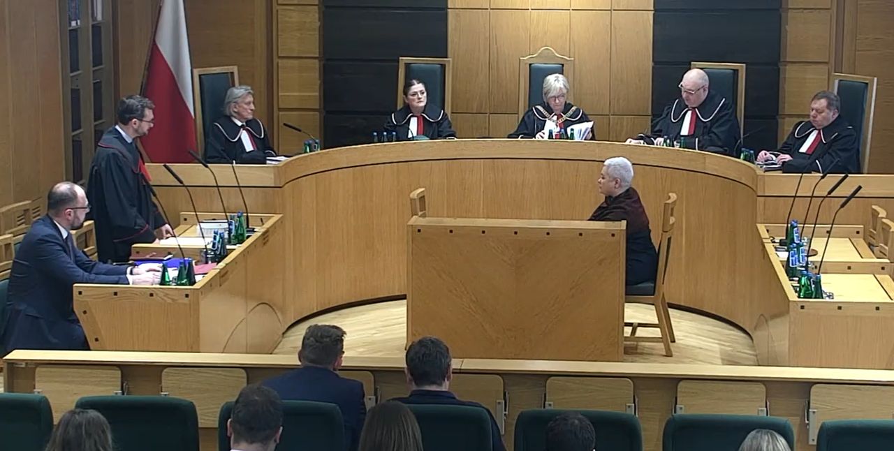 Przyłębska przerwała obrady. Był wniosek o wyłączenie sędziego