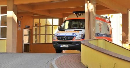 Koronawirus. Szpital w Turku staje się covidowym. "Policzyli nam 156 łóżek, ale z łóżeczkami dla noworodków"