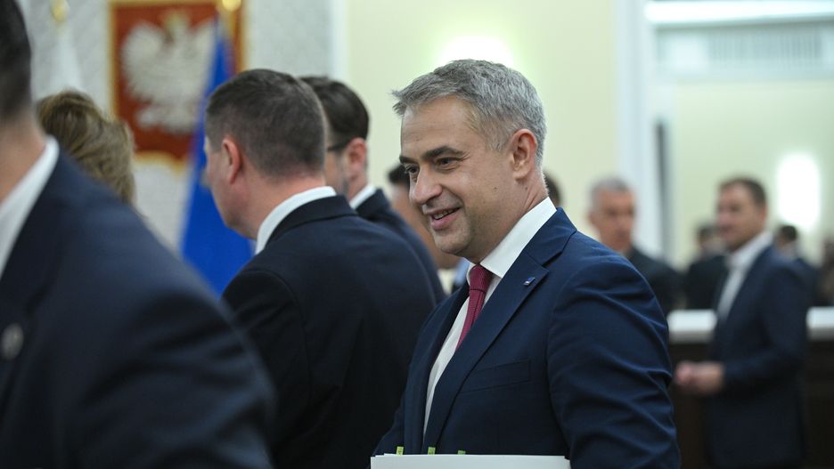 Warszawa, 08.07.2025. wicepremier, minister cyfryzacji Krzysztof Gawkowski podczas posiedzenia rządu w siedzibie Kancelarii Prezesa Rady Ministrów w Warszawie, 8 bm. Rada Ministrów zajmie się m.in. dwoma projektami deregulacyjnymi dotyczącymi oświaty. (ad) PAP/Marcin Obara