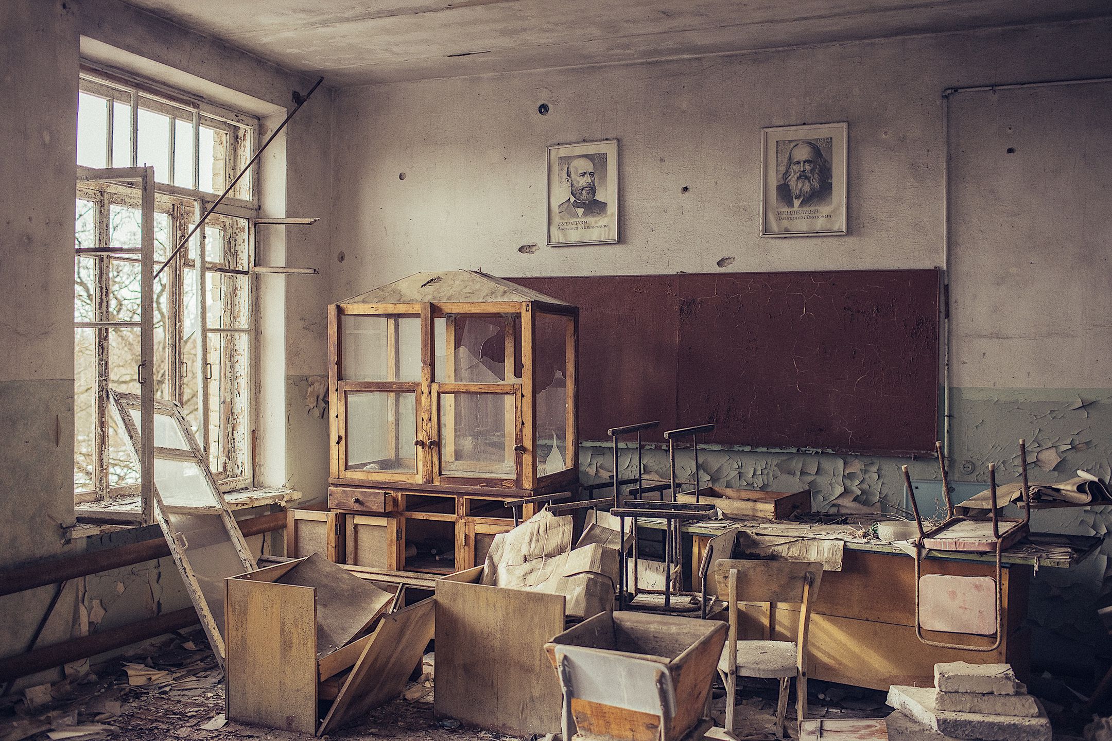 Zrujnowane technikum nieopodal Mariupola