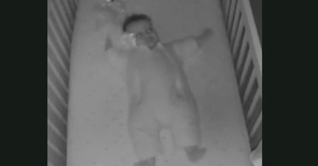 To wideo mrozi krew w żyłach. Malucha od śmierci dzieliły sekundy