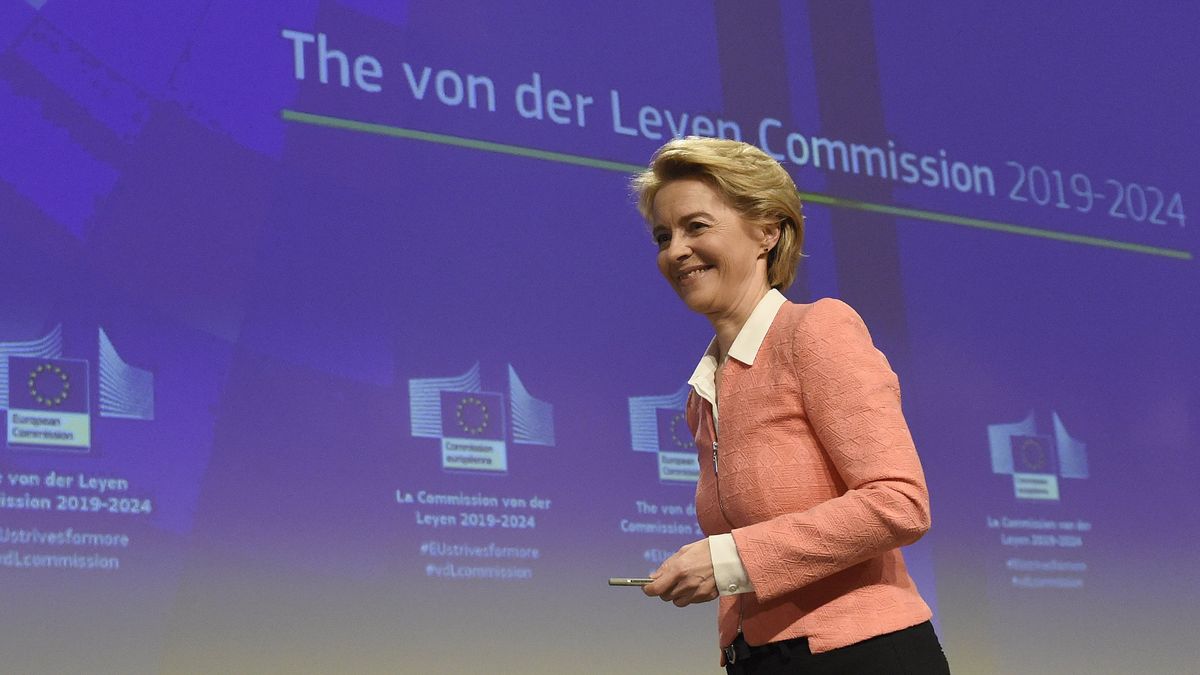  
- Voorstelling van de nieuwe Europese Commissie door Ursula von der Leyen 
- Présentation de la nouvelle Commission européenne par Ursula von der Leyen
   

10/09/2019
pict. by Didier Lebrun © Photo News via Getty Images)