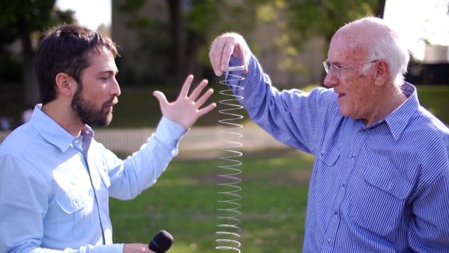 Magia fizyki - lewitująca "sprężynka" [wideo] 1