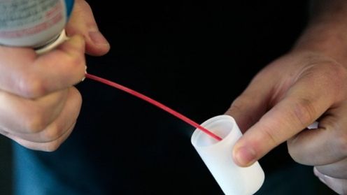 Jak zrobić bombę konfetti z opakowania po kliszy fotograficznej? 1