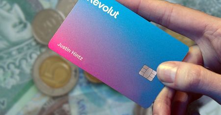 Revolut w liczbach. Tyle pieniędzy Polacy trzymają na swoich kontach
