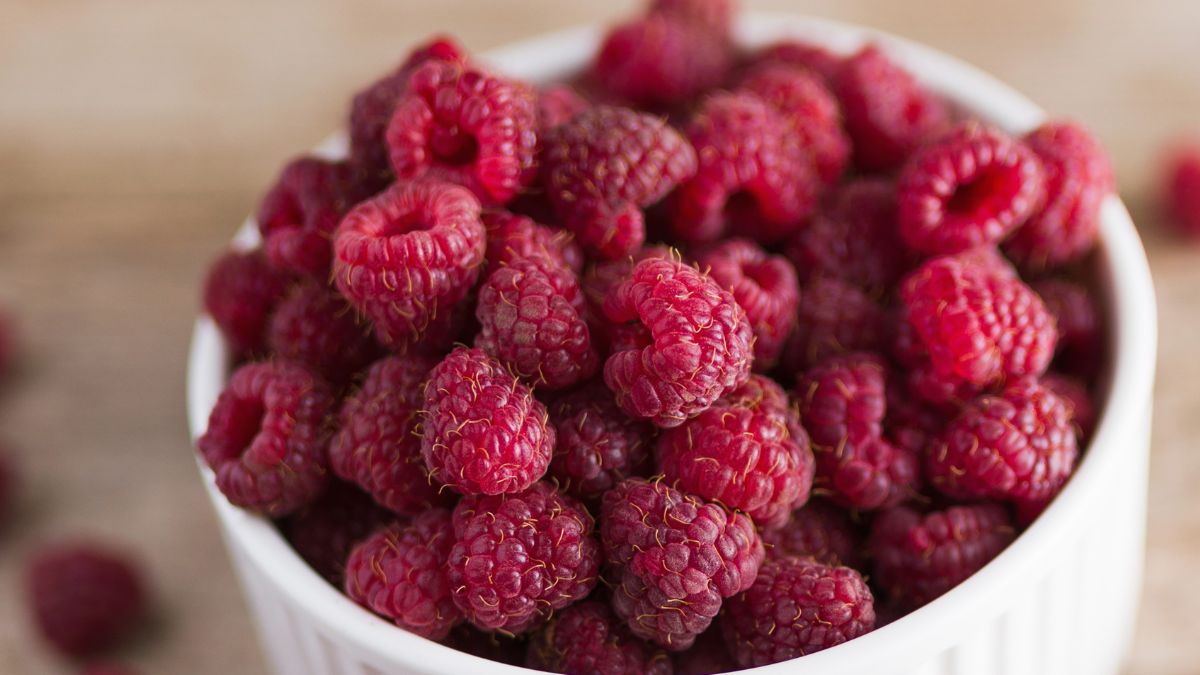 Maliny to niemal samo zdrowie. Mimo to nie wszyscy mogą je spożywać