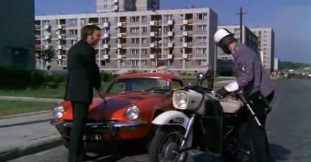 Kultowe polskie filmy z PRL-u. Rozpoznasz wszystkie auta, jakie w nich grały?