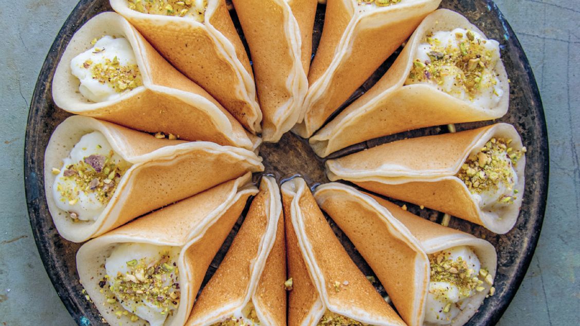Qatayef naleśniczki z kremem i pistacjami 