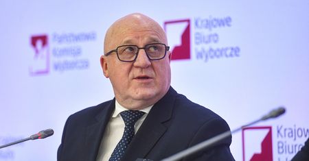 Wyborcy wrzucają zdjęcia kart do mediów społecznościowych. Mogą mieć problem