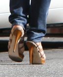 Rusin chodzi w szpilkach! Oj, chyba nie powinna!