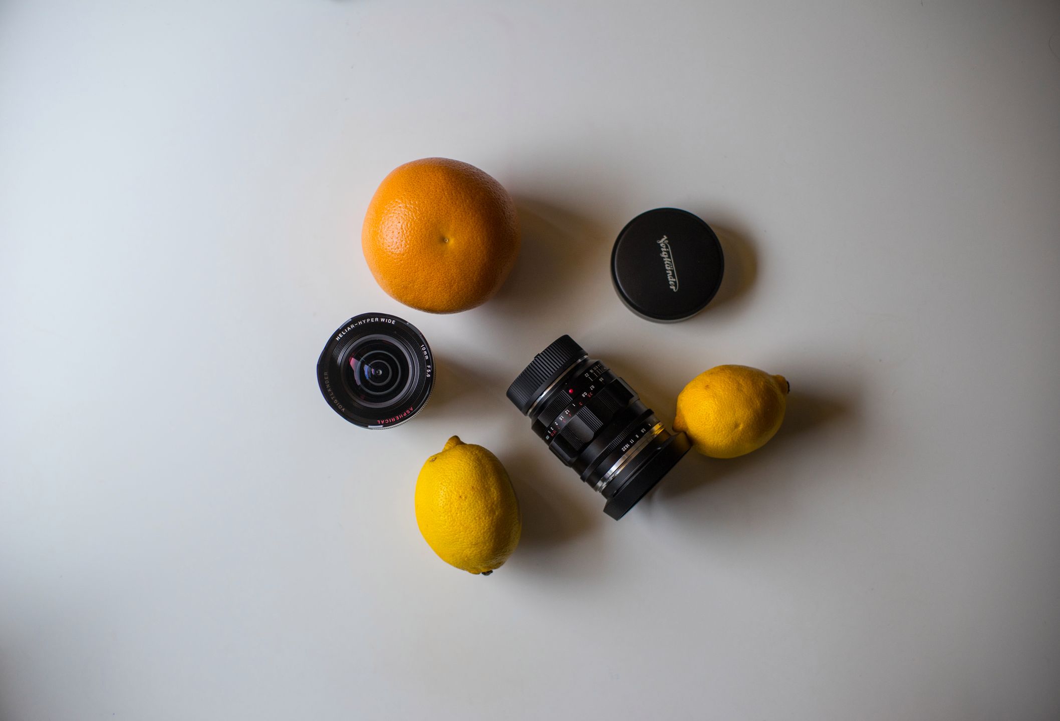 Czy drożej znaczy lepiej? Voigtländer Close Focus Adapter VM/E 15