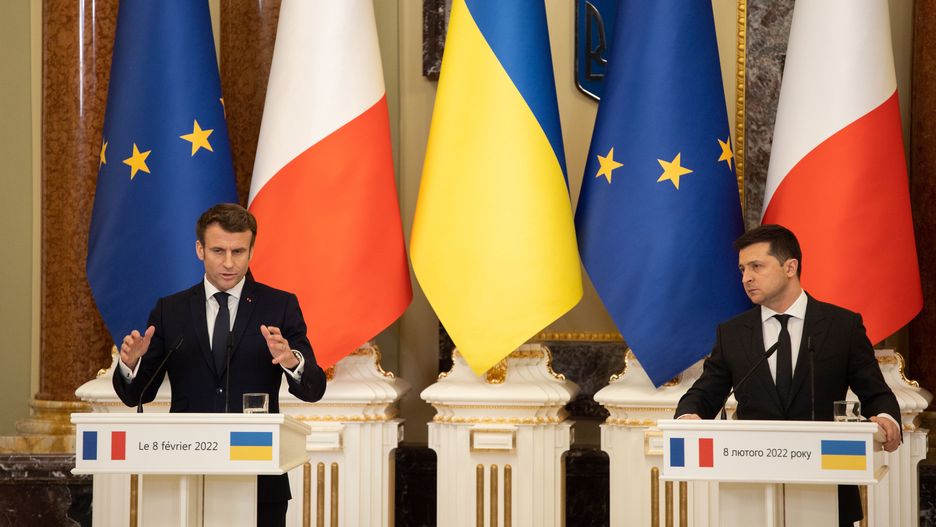 KIEV, UKRAINE - FEBRUARY 08:  (----EDITORIAL USE ONLY â MANDATORY CREDIT - "UKRAINIAN PRESIDENCY / HANDOUT" - NO MARKETING NO ADVERTISING CAMPAIGNS - DISTRIBUTED AS A SERVICE TO CLIENTS----) French President Emmanuel Macron meets Ukrainian President Volodymyr Zelensky in Kiev, Ukraine on February 08, 2022. (Photo by UKRAINIAN PRESIDENCY/Anadolu Agency via Getty Images)
