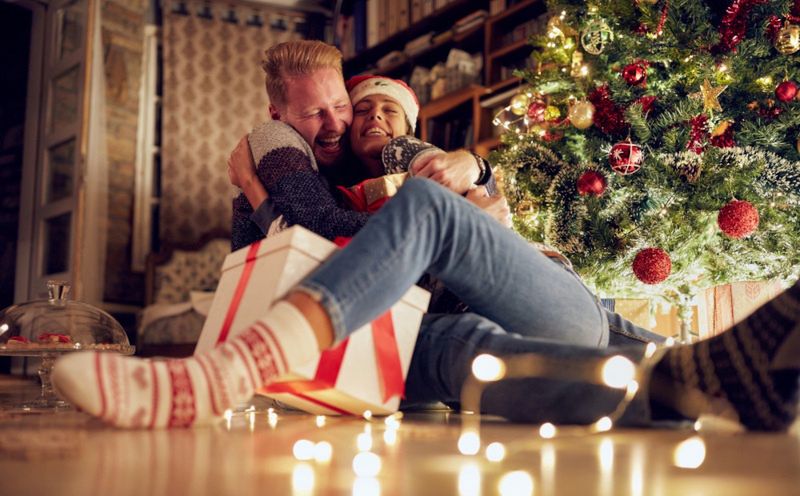 Boże Narodzenie bez prezentu od firmy? 90% pracowników czeka na świąteczne wsparcie finansowe