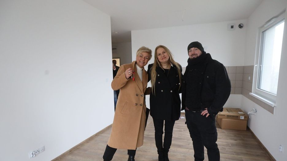 W Sosnowcu pierwsi lokatorzy odebrali klucze do mieszkań, które powstały przy ul. Hubala-Dobrzańskiego w ramach SIM Zagłębie