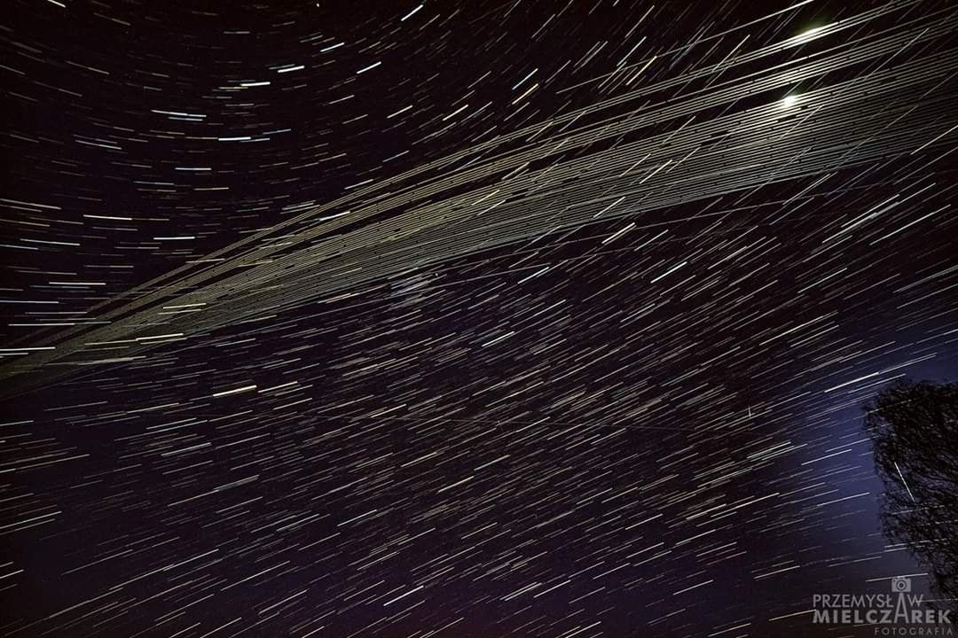 Satelity Elona Muska nad Polską. Czytelnicy pokazali swoje zdjęcia Starlink 2