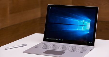 Microsoft ze słabszą sprzedażą Windows i Surface. Zgadłeś, dlaczego