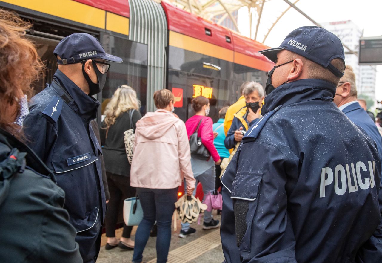 Koronawirus w Polsce. Policja: tylko w środę ukaraliśmy za brak maseczki 475 osób 