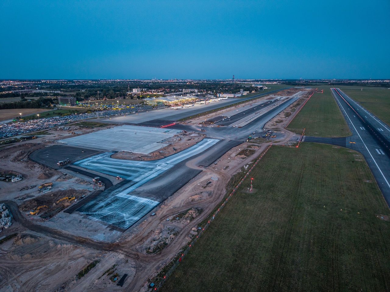 Rozbudowa lotniska we Wrocławiu cały czas trwa