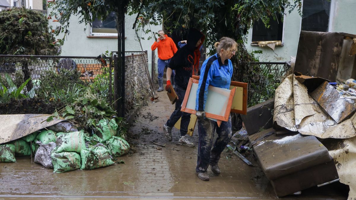 Miasta po przej?ciu fali powodziowej16.09.2024. Bardo. Sytuacja po powodzi w Bardzie.  Fot. Filip Naumienko/REPORTERFilip Naumienko/REPORTER