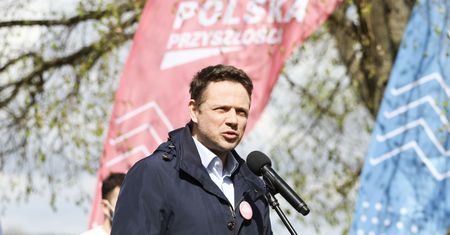 Najnowszy sondaż dla WP. Biedroń zaapelował do Trzaskowskiego