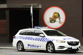 Nietypowa kradzież. Mężczyzna u jubilera połknął naszyjnik Fabergé