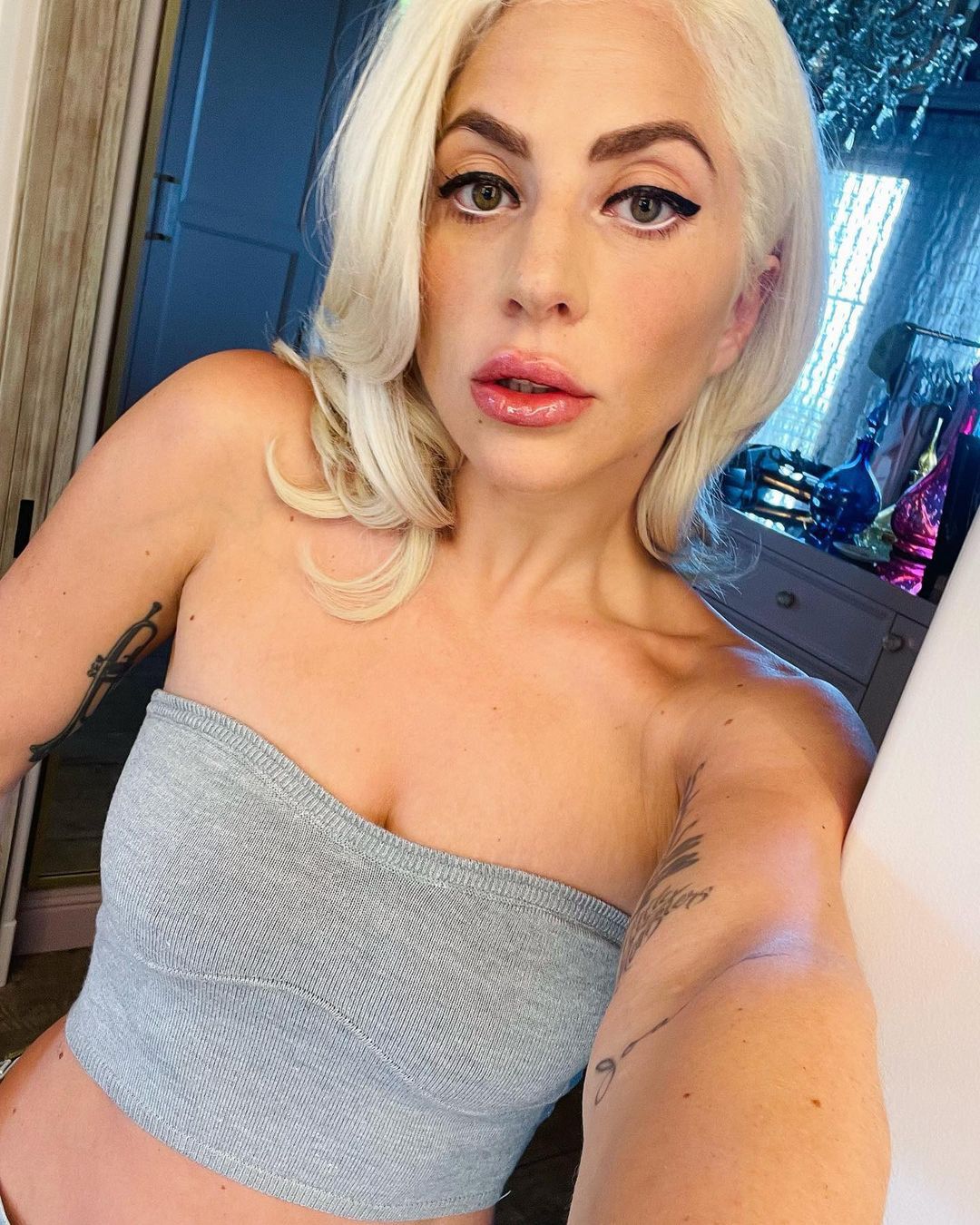Lady Gaga reklamuje lek na migrenę. Fani nie są zachwyceni
