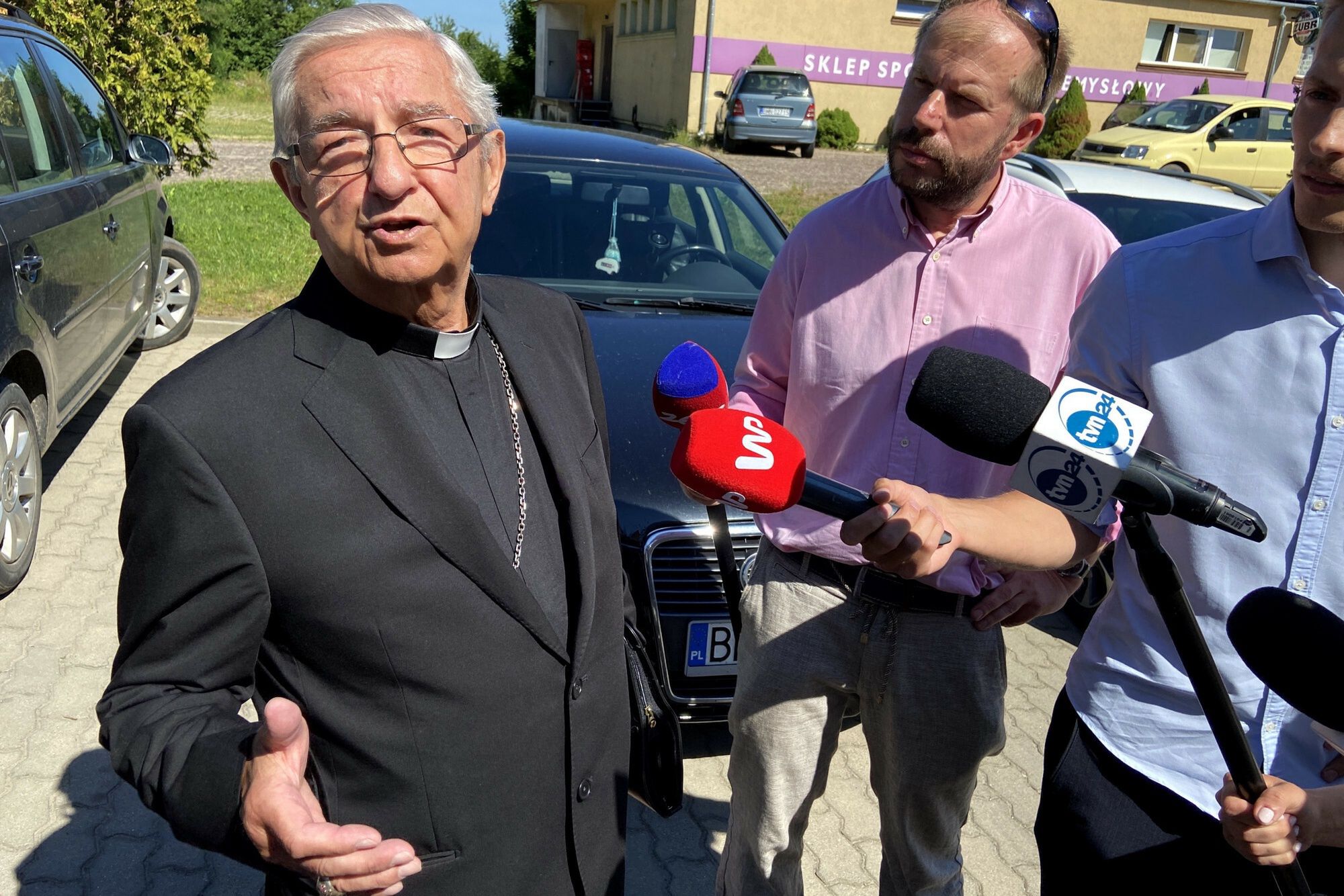 Emerytowany arcybiskup, obecnie sołtys Sławoj Leszek Głódź
