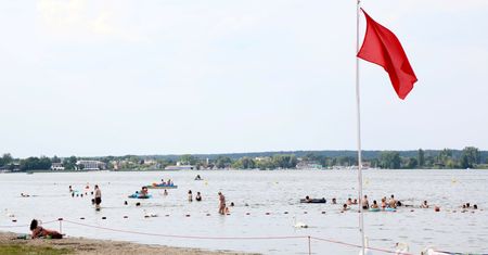 Zamykają popularne kąpieliska. Wywiesili czerwone flagi