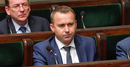 Poskarżył się na pracownicę poczty. Minister stracił stanowisko