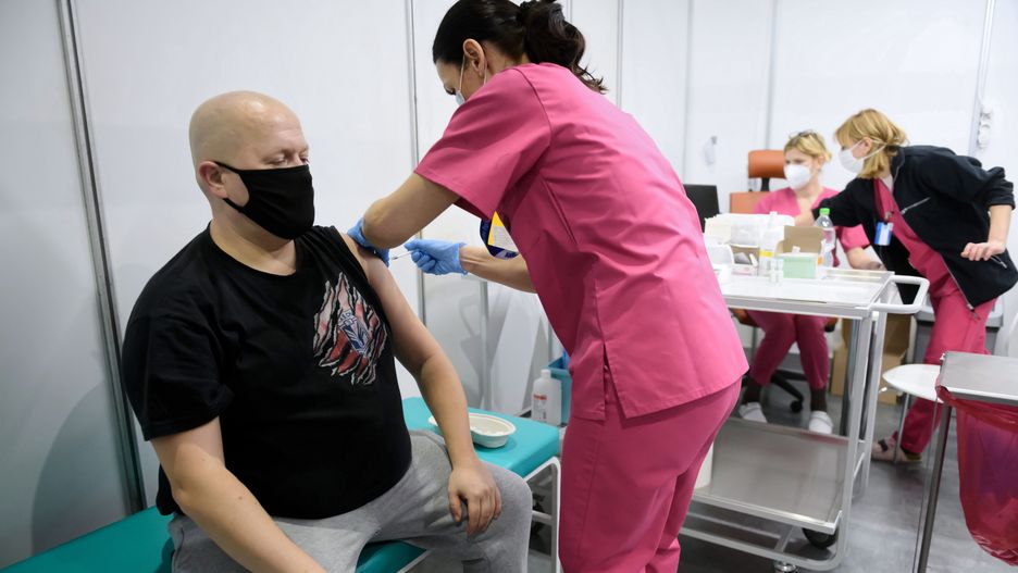 Koronawirus. Ponad 9 tys. zakażeń w Polsce. We Wrocławiu przybyło 137 chorych, 4 osoby zmarły(PAP, Fot: PAP/Jakub Kaczmarczyk, Jakub Kaczmarczyk)