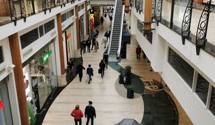Galerie otwarte. Ludzie nieśmiało zaczęli robić zakupy, ale tłumów nie widać