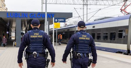 Z peronu prosto do celi. 44-latek z Wrocławia zachowywał się głośno i agresywnie na stacji Lublin Główny