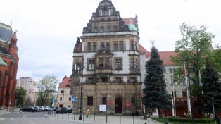 Urząd dla wszystkich. Legnica z dofinansowaniem na poprawę dostępności budynku magistratu